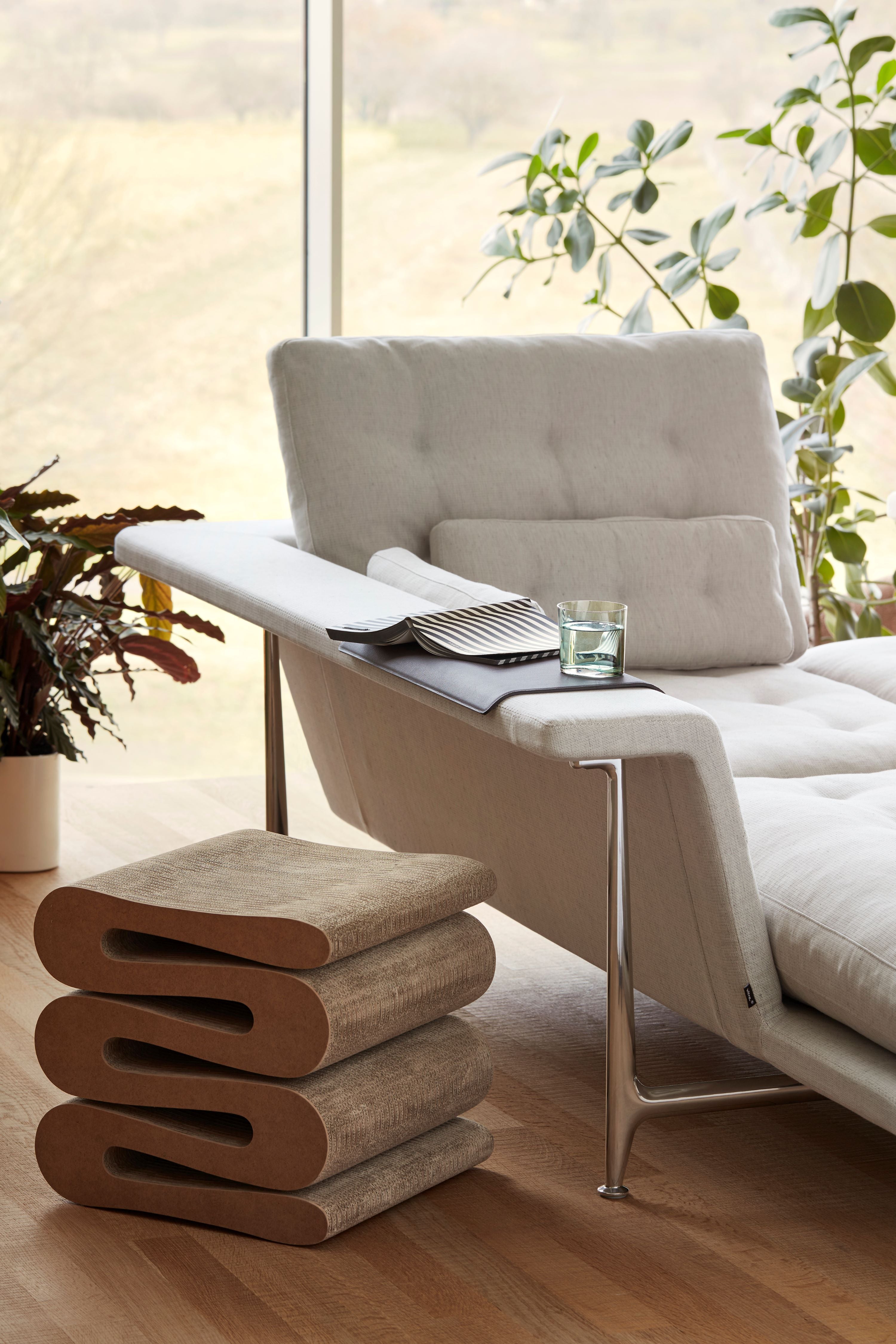 Grand_Sofa_Arm Detail