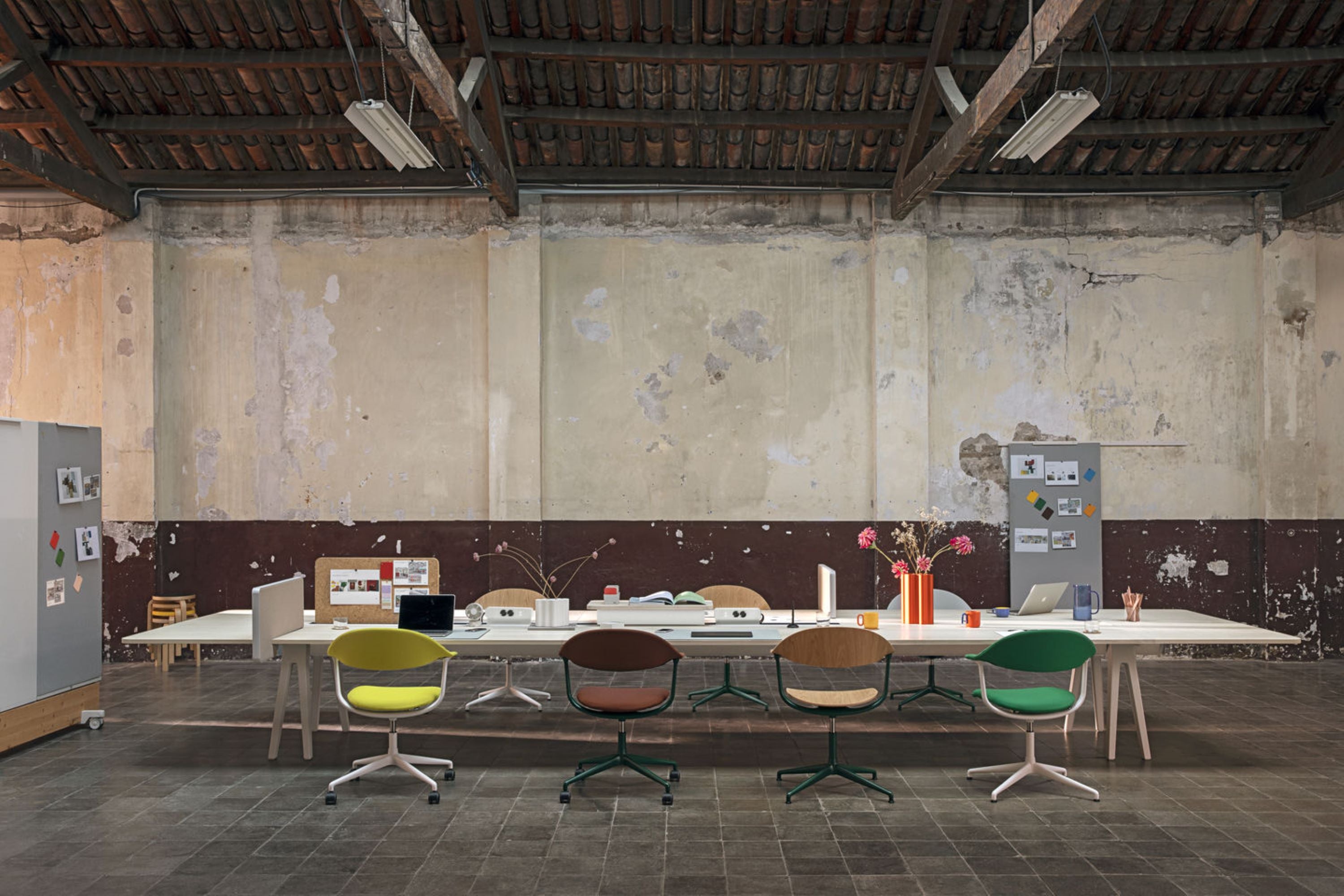 Mynt_Communal_table