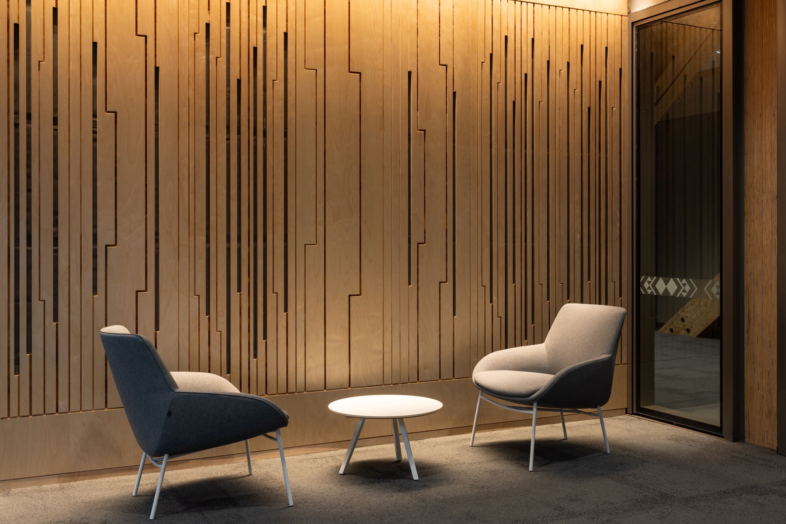 Noom_10_Chair_2
