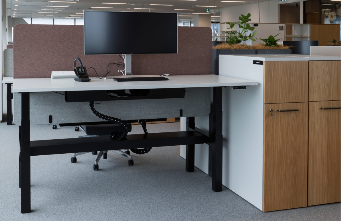 Elevate Height Adjustable Desk Kada